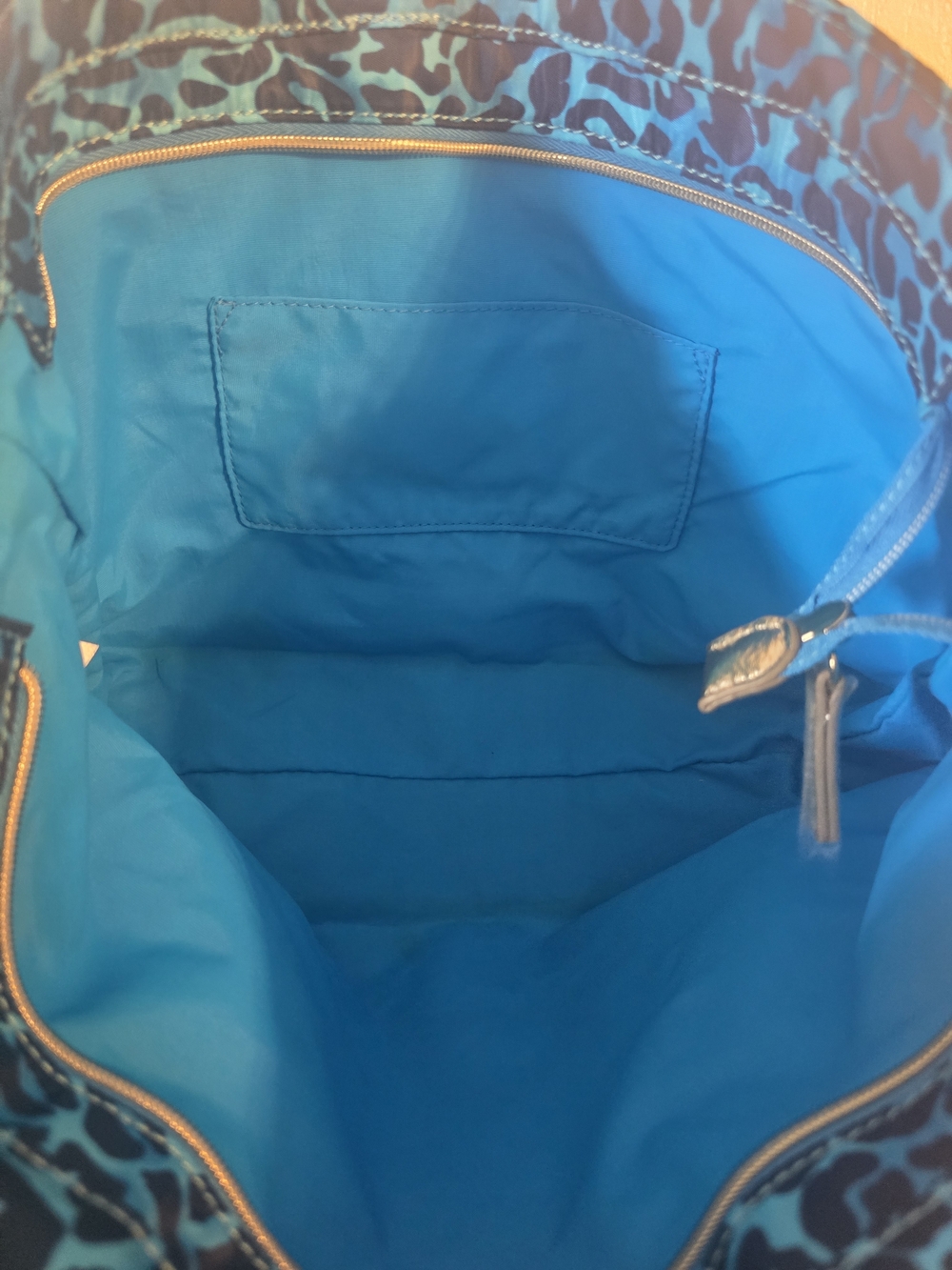 BNWT Lilly Pulitzer Blue Leopard Evita Tote With Adjustabke Strap & Gold Handles - Picture 8 of 12